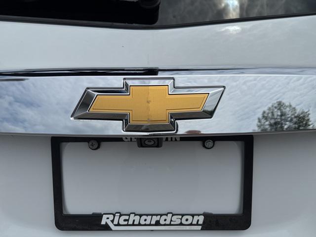 Photo of 2017 Summit White Chevrolet Traverse