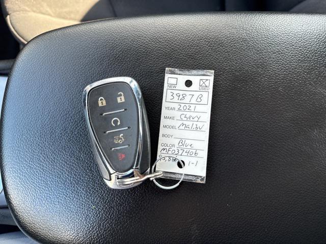 Photo of 2021 Shadow Gray Metallic Chevrolet Malibu