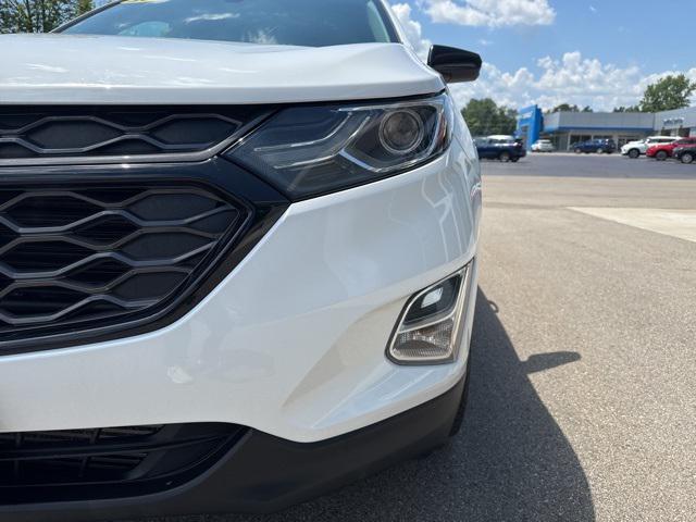 Photo of 2019 Summit White Chevrolet Equinox