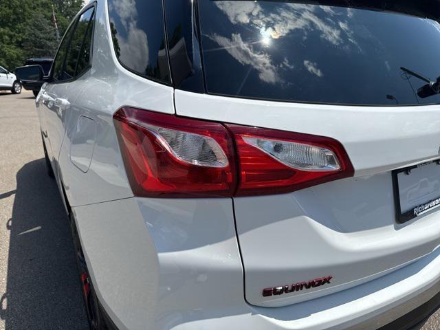 Photo of 2019 Summit White Chevrolet Equinox