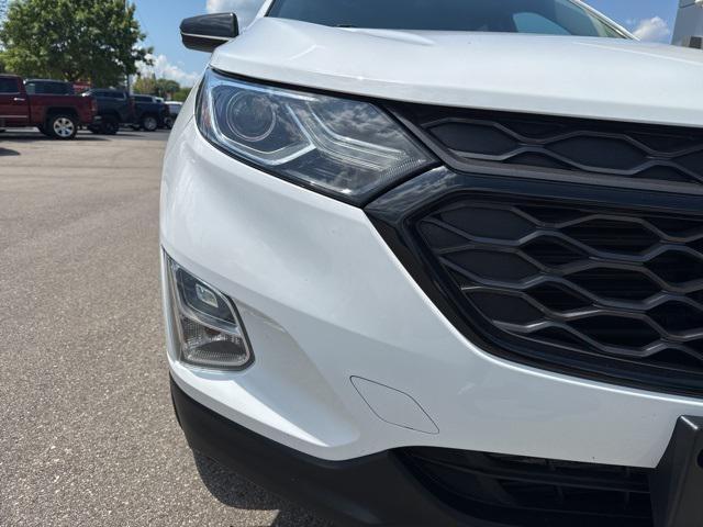 Photo of 2019 Summit White Chevrolet Equinox