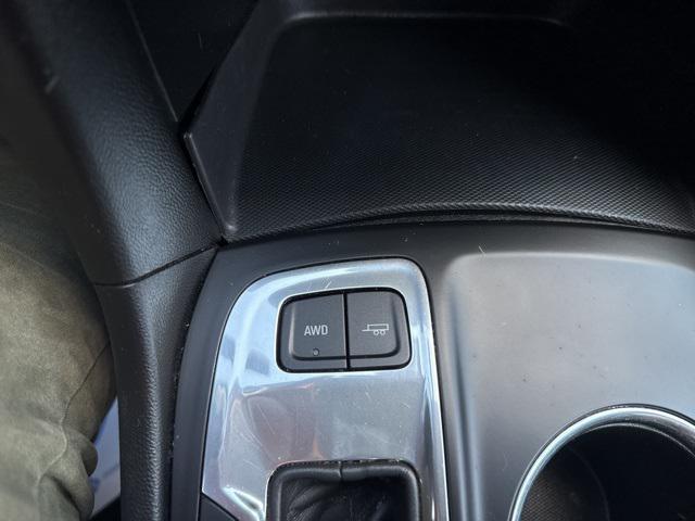 Photo of 2019 Summit White Chevrolet Equinox
