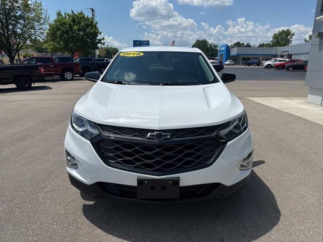 Photo of 2019 Summit White Chevrolet Equinox