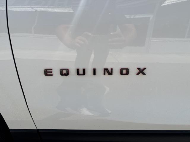 Photo of 2019 Summit White Chevrolet Equinox
