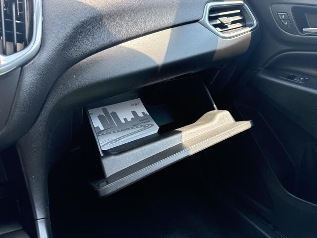 Photo of 2019 Summit White Chevrolet Equinox