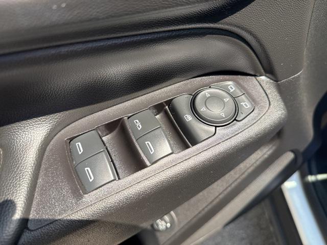 Photo of 2019 Summit White Chevrolet Equinox