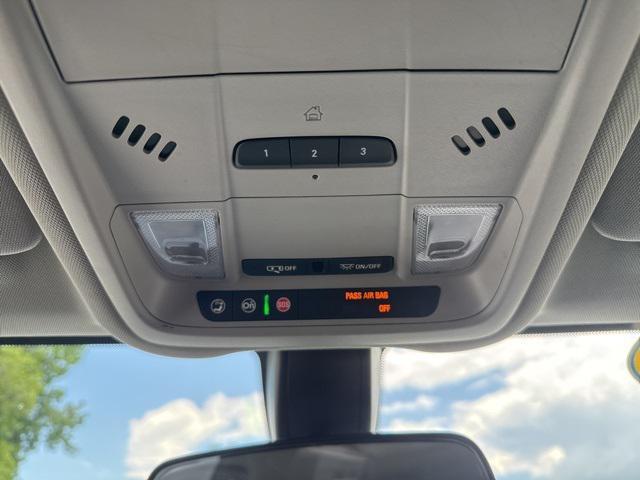 Photo of 2019 Summit White Chevrolet Equinox