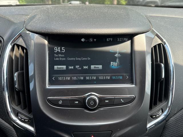 Photo of 2018 Summit White Chevrolet Cruze
