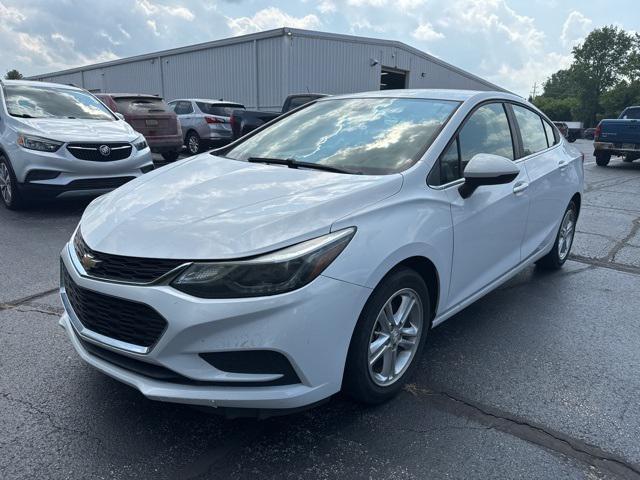 Photo of 2018 Summit White Chevrolet Cruze
