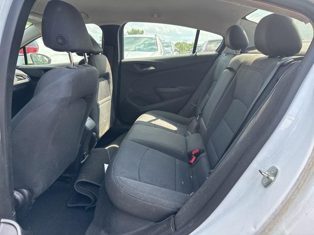 Photo of 2018 Summit White Chevrolet Cruze