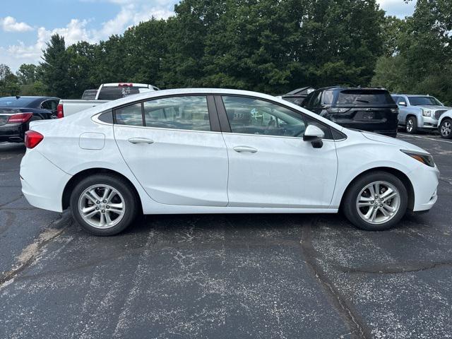 Photo of 2018 Summit White Chevrolet Cruze