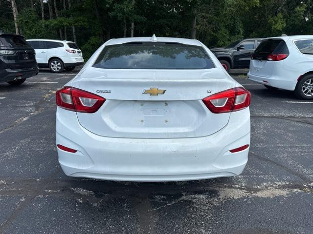 Photo of 2018 Summit White Chevrolet Cruze