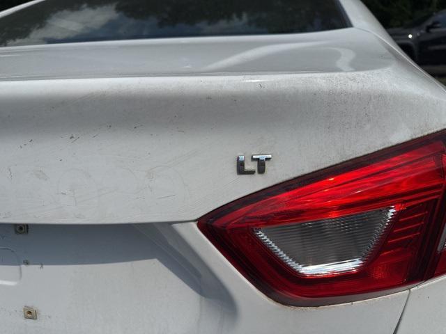 Photo of 2018 Summit White Chevrolet Cruze