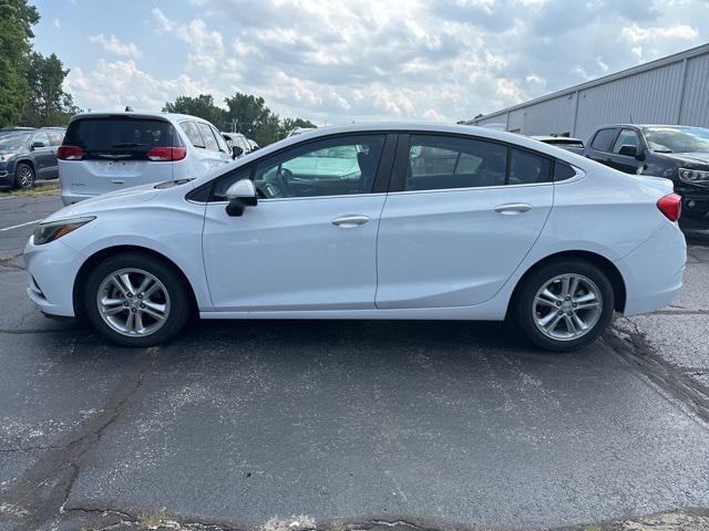 Photo of 2018 Summit White Chevrolet Cruze