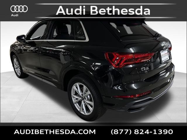 Photo of 2025 Mythos Black Metallic Audi Q3