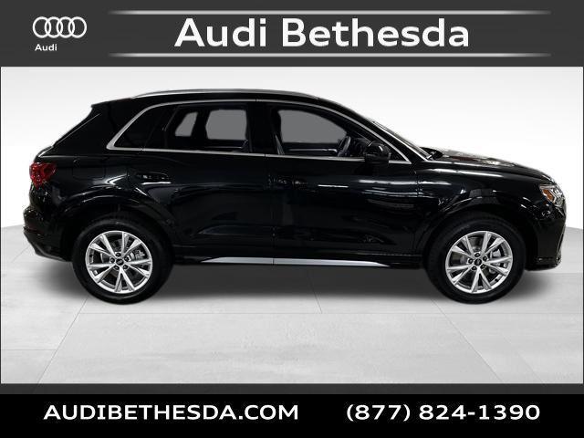 Photo of 2025 Mythos Black Metallic Audi Q3