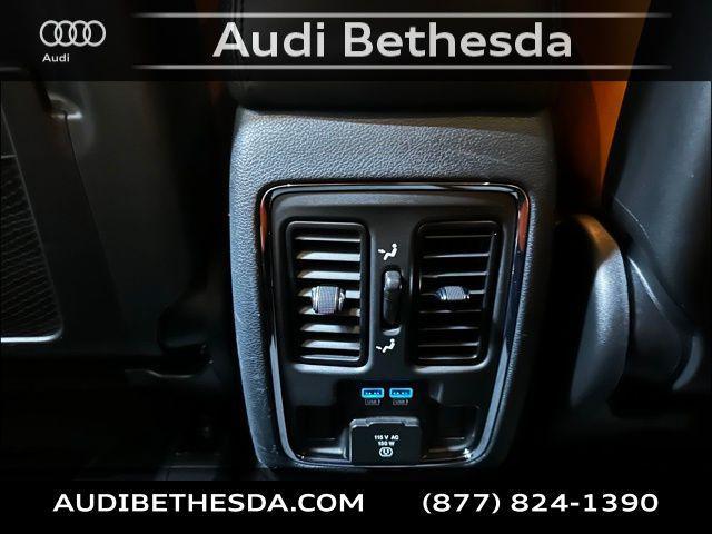 Photo of 2022 Bright White Clearcoat Jeep Grand Cherokee