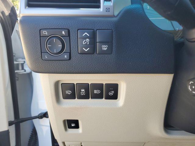 Photo of 2022 Starfire Pearl Lexus GX 460