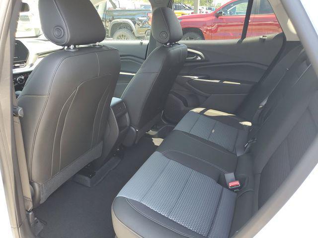 Photo of 2025 Summit White Chevrolet Trax