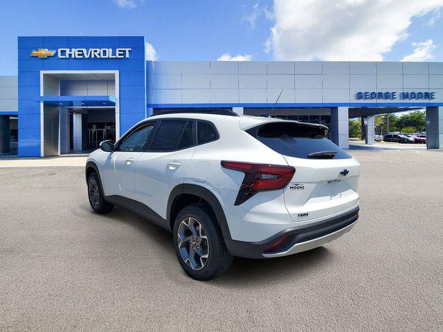 Photo of 2025 Summit White Chevrolet Trax