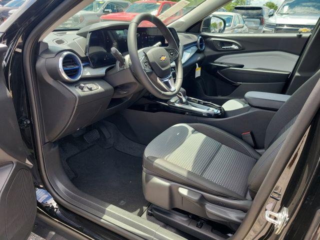 Photo of 2025 Mosaic Black Metallic Chevrolet Trax