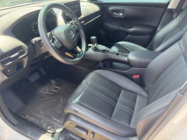 Photo of 2024 Platinum White Pearl Honda HR-V