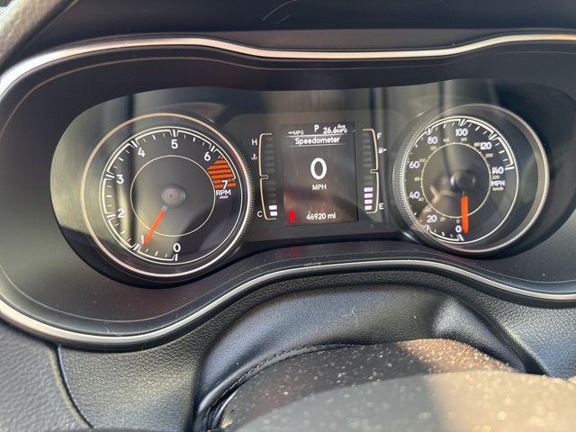Photo of 2019 Bright White Clearcoat Jeep Cherokee