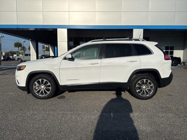 Photo of 2019 Bright White Clearcoat Jeep Cherokee