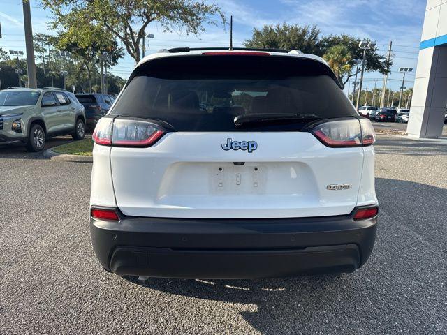 Photo of 2019 Bright White Clearcoat Jeep Cherokee