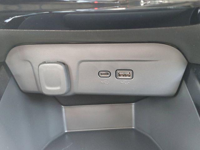 Photo of 2025 Summit White Chevrolet Trax