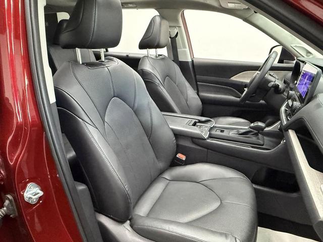 Photo of 2024 Ruby Flare Pearl Toyota Grand Highlander