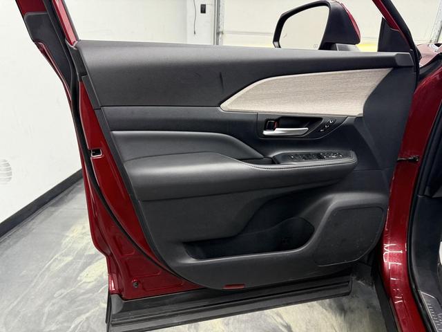 Photo of 2024 Ruby Flare Pearl Toyota Grand Highlander