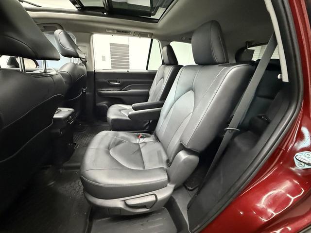 Photo of 2024 Ruby Flare Pearl Toyota Grand Highlander