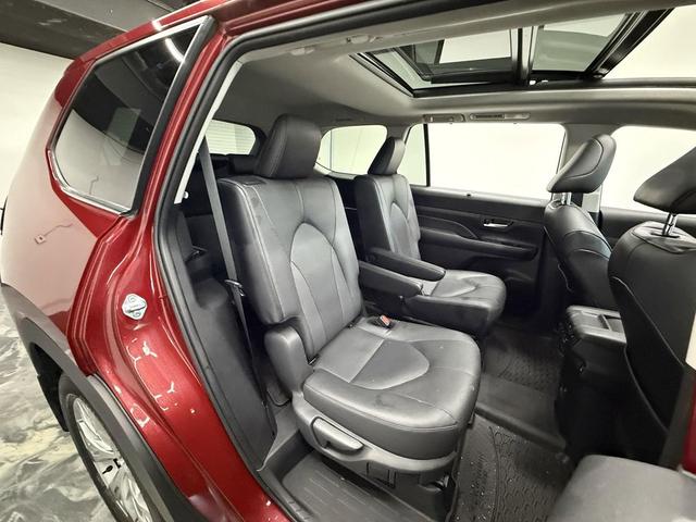 Photo of 2024 Ruby Flare Pearl Toyota Grand Highlander