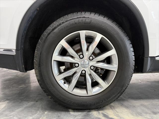 Photo of 2015 Bright White Dodge Durango
