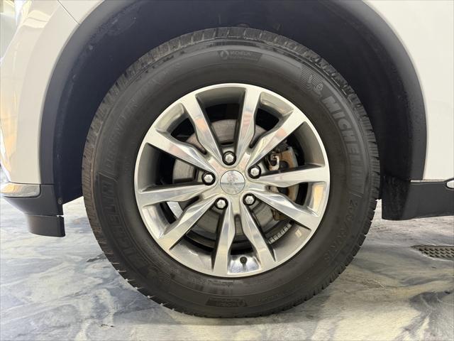 Photo of 2015 Bright White Dodge Durango