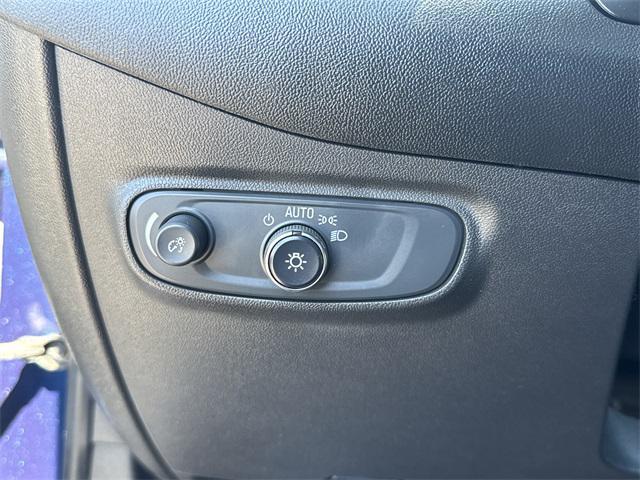 Photo of 2022 Blue Glow Metallic Chevrolet Equinox