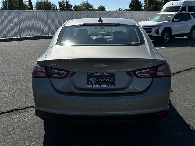 Photo of 2024 Mineral Gray Metallic Chevrolet Malibu