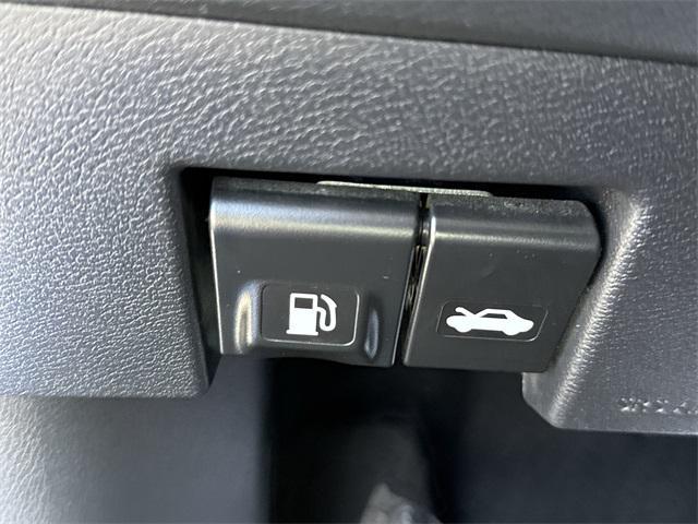 Photo of 2023 Electric Blue Metallic Nissan Versa