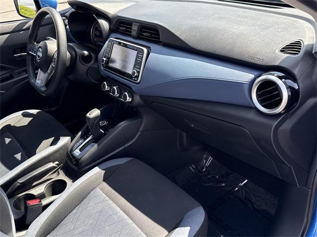 Photo of 2023 Electric Blue Metallic Nissan Versa