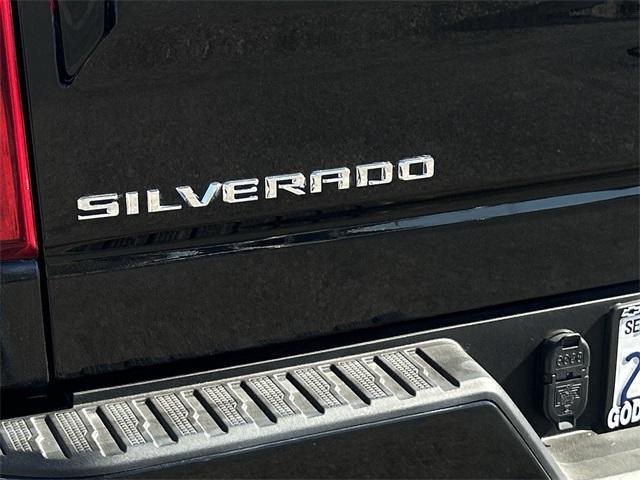 Photo of 2024 Black Chevrolet Silverado 1500