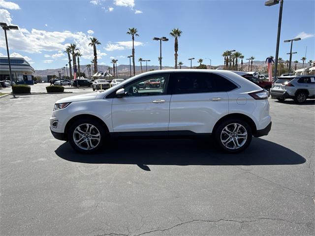 Photo of 2015 White Platinum Clearcoat Metallic Ford Edge