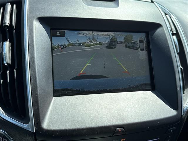 Photo of 2015 White Platinum Clearcoat Metallic Ford Edge
