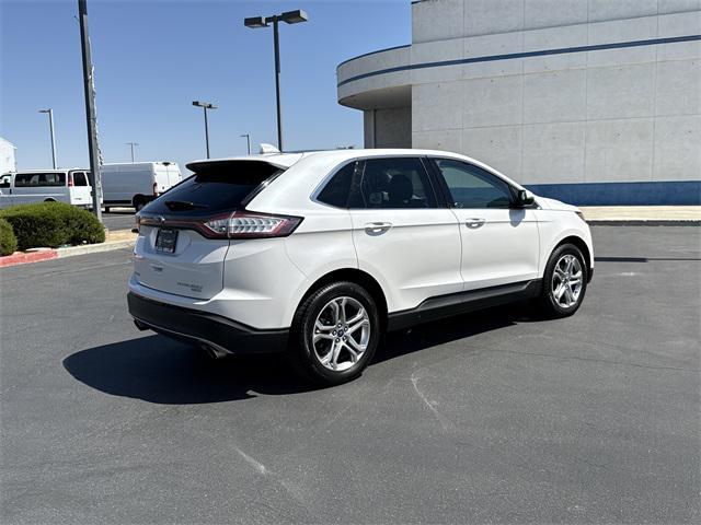 Photo of 2015 White Platinum Clearcoat Metallic Ford Edge