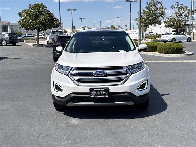 Photo of 2015 White Platinum Clearcoat Metallic Ford Edge