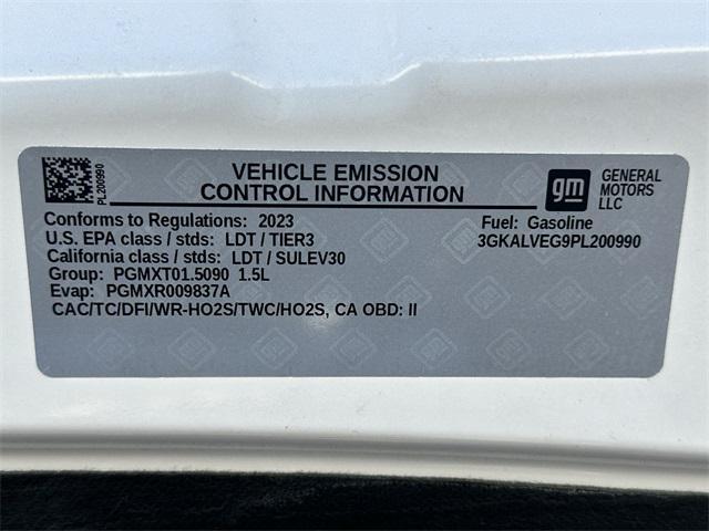 Photo of 2023 Summit White GMC Terrain