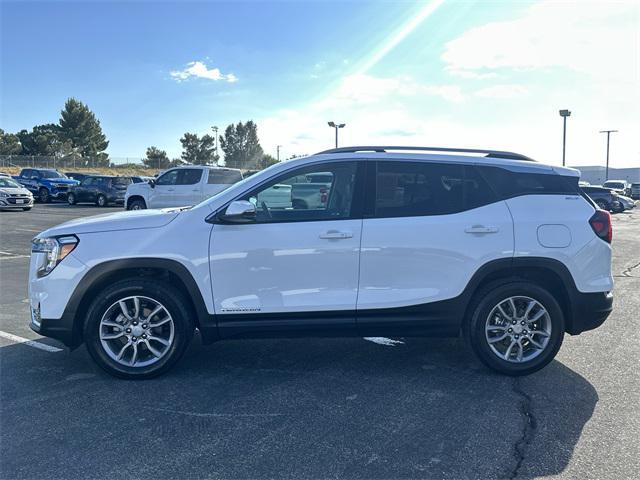 Photo of 2023 Summit White GMC Terrain