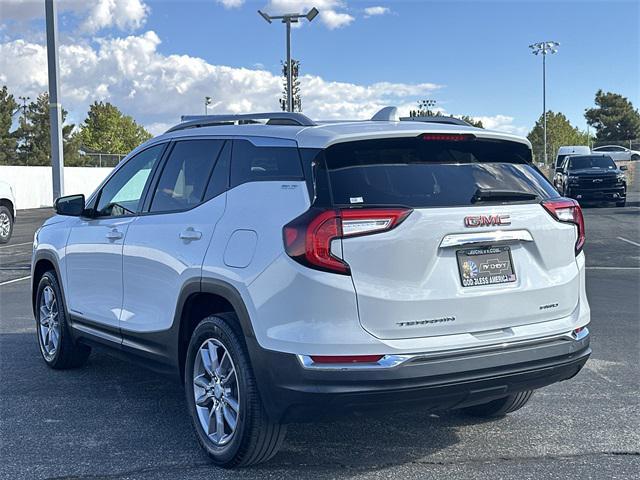 Photo of 2023 Summit White GMC Terrain