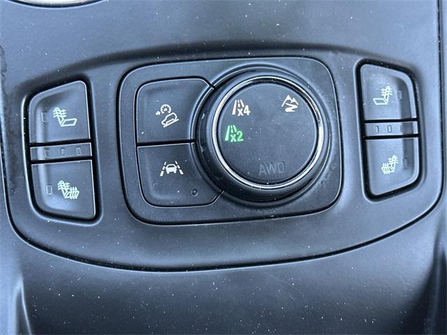 Photo of 2023 Summit White GMC Terrain
