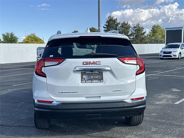 Photo of 2023 Summit White GMC Terrain